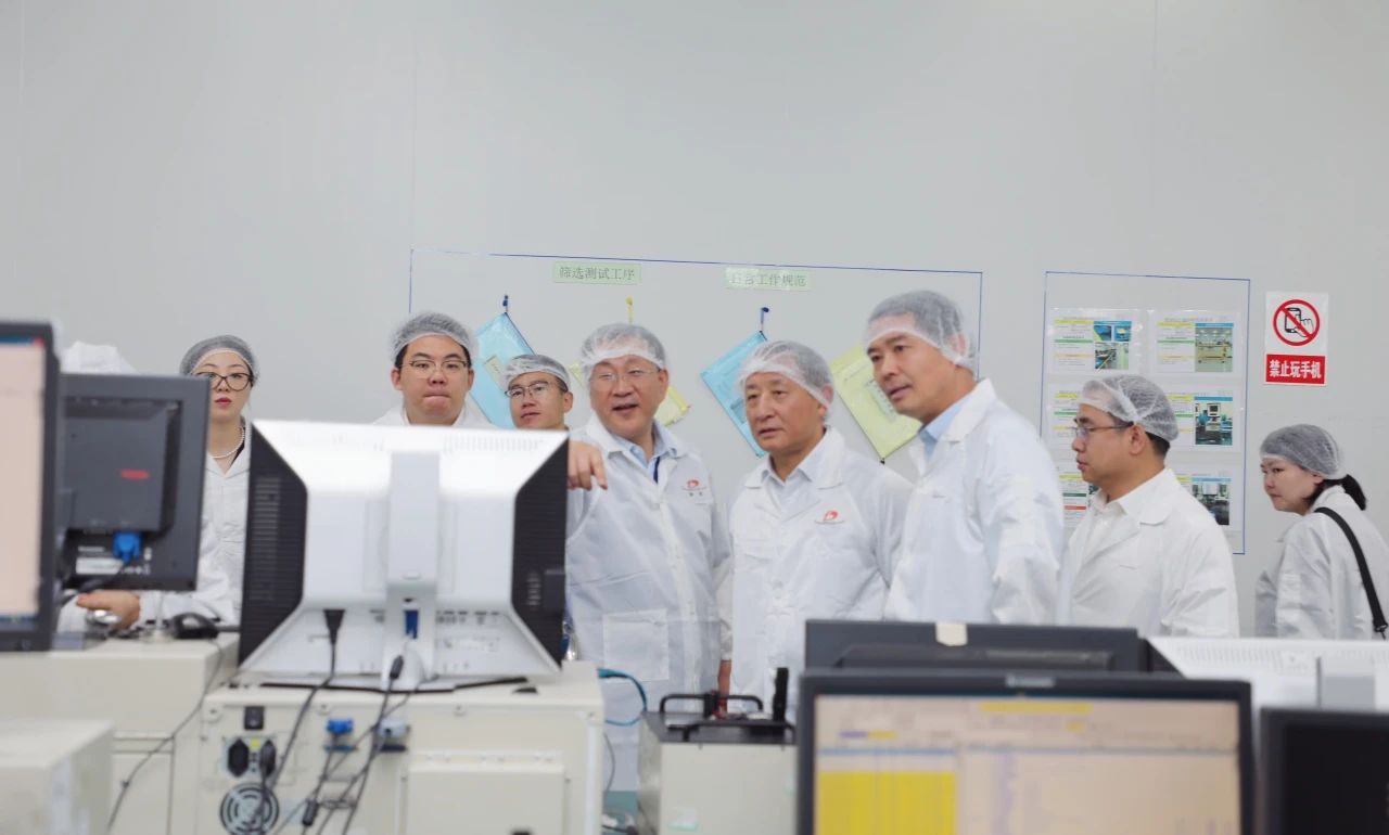 中国企业改革与发展研究会彭华岗会长一行到访通鼎集团考察交流